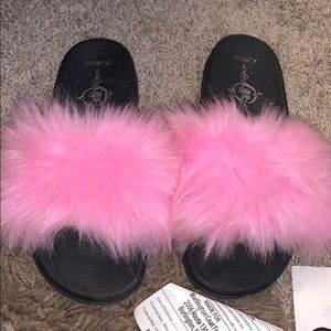 Pink flamingo  fur slides size 8